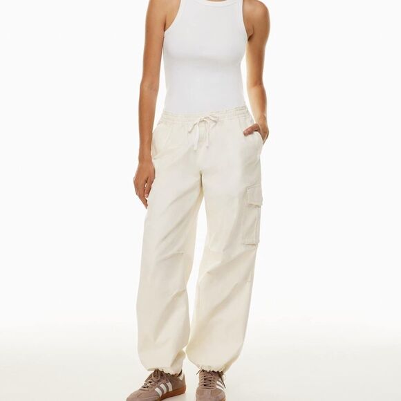 wilfred free Pants - Aritzia Wilfred Free Cassian‎ Cream Cargo Pants Size XS